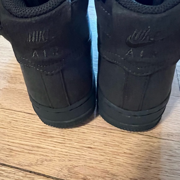 Nike Black High-Top Athletic Shoes - Picture 3 of 7